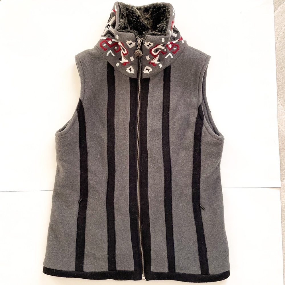 Icelandic Design Gray Wool Vest Women Size Small - Picture 9 of 16